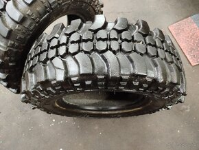 Predám 2ks offroad pneu T3 235/70 R15 12.4mm - 4