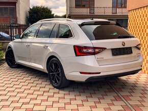 Škoda Superb Combi 4X4 2.0 TDI 140kw DSG STYLE - 4