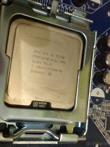 Základná doska Foxconn Intel LGA775, procesor, chladič, ram - 4