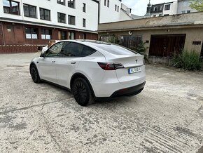 TESLA Model Y Long Range AWD - 4