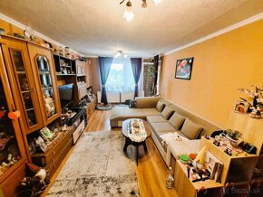Predaj - Čiastočne prerobený 3 izbový byt s loggiou v Komárn - 4