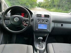 Volkswagen Touran 1.9 TDI Highline DSG - 4