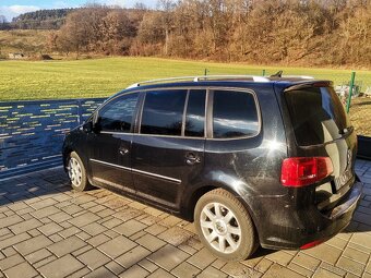 Vw touran 2.0 tdi 125kw rok 12/2010 - 4