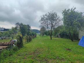 Predaj: Menší stavebný pozemok 349m2 v Hliníku nad Váhom (MO - 4