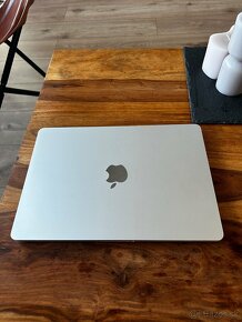 Predám MacBook Air M2 2022 - 4