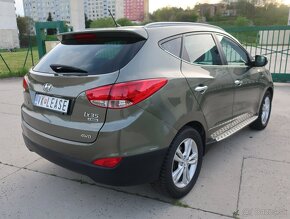 Odstúpim leasing na Hyundai ix35 2.0 135kW 4x4 AUTOMAT+ťažné - 4