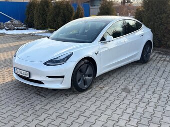 Tesla model 3 - 4