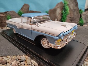 prodám model 1:18 ford ranchero 1957 - 4