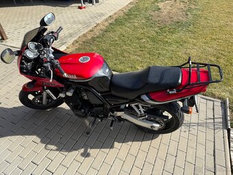 Yamaha FZS 600 Fazer - 4