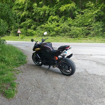 Kawasaki Z1000 - 4