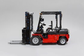 lego technic vysokozdvyžný vozík - 4