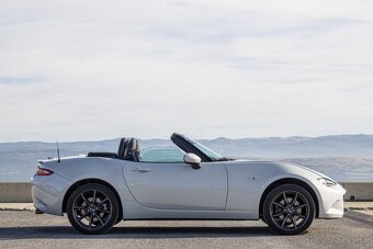 Mazda MX-5 Gand Touring - 4