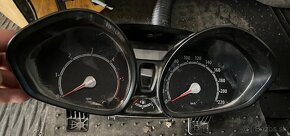 Vsetko komplet za 100e Ford Fiesta MK7 1.4 TDCI - 4