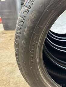 235/50R18 - 4