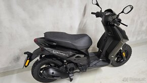 Piaggio Typhoon 125 Black, rok 3/2013, najeto 4.t.km. Top. - 4