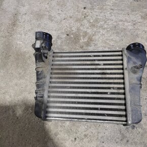 Predám intercooler Audi A4 B7 - 4