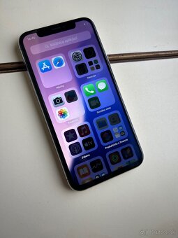 iPhone 11 Pro 64GB Silver - 100% batéria - 4