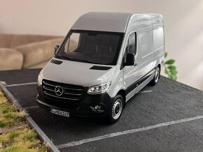 1:18 Mercedes-Benz SPRINTER (2018) - Šedá - NOREV - 4