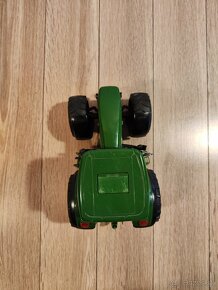 Bruder Traktor John Deere - 4