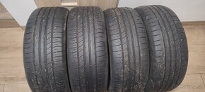 Pneu 225/55R17 - 4