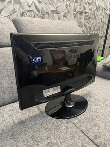 Minitor 22” LCD LG Flatron W2261VP-PF - 4