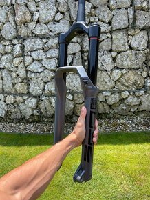 Odpruzena vidlica Rock Shox ZEB ultimate - 4