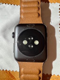 Apple watch series 3 42mm - space gray - 4