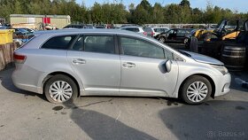 186.Toyota Avensis T27 2.0 D-4D  Na náhradní díly - 4