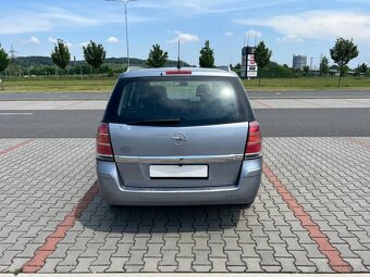 Opel Zafira 1.9 CDTi 7míst 6 rychlostí digi klima - 4