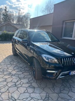 Mercedes-Benz ML 350 AMG - 4