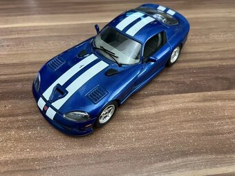 Dodnes Viper GTS 1:24 Bburago - 4