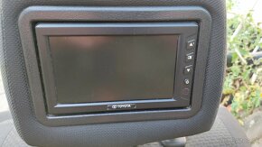 Sedačky Sedadla LCD monitory DVD prehrávač COROLLA VERSO 04- - 4