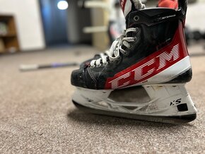 Hokejové korčule CCM Jetspeed Ft4 pro 7,5 - 4