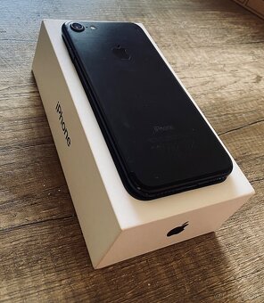 iPhone 7 32GB Black - 4