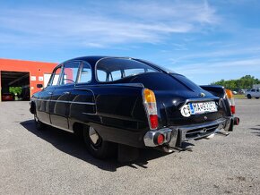 1 x Tatra 603 .. + nahradne diely ..1 x Tatra 613 .. - 4