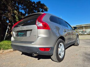 Predám  Volvo XC60 D5 (158kW) AWD Ocean Race Geartronic - 4