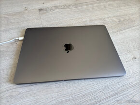 Macbook Pro 13" 2018 (16GB RAM, 1TB SSD) - 4