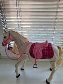 Bábika Barbie s tancujúcim koňom - 4