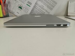 Apple Macbook Pro - 4