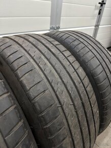 235/45 R18 Michelin - 4