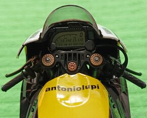 YAMAHA YZR-M1 Monster Tech3 - 4