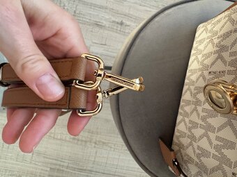 Michael Kors kabelka - 4