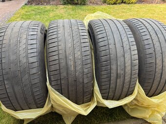 Predám MICHELIN PILOT SPORT EV 255/40 R20 - 4