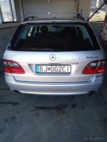 Mercedes Benz e320 - 4