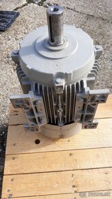 Predám elektromotor 11kW 380V - 4