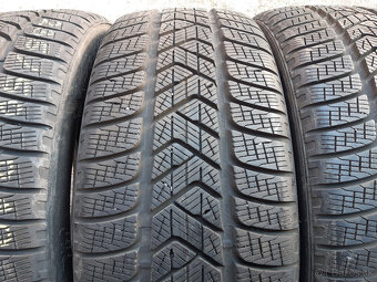 235/50 R19 -zimné Pirelli - 4