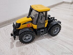 Bruder traktor JCB Fastrac - 4