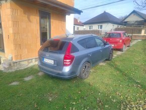 Predám KIA Ceed 1.6 CRDI 85kw r.v.2008 - prasknuta naprava - 4