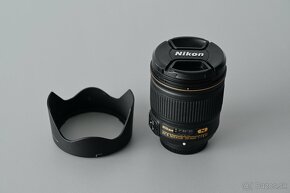 Nikon AF Nikkor 28mm f/1.8G - 4