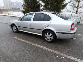 Škoda Octavia 1.8 Laurin & Klement - 4